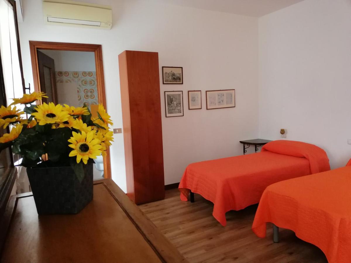 Appartamento Le Campanelle San Felice del Benaco Bagian luar foto