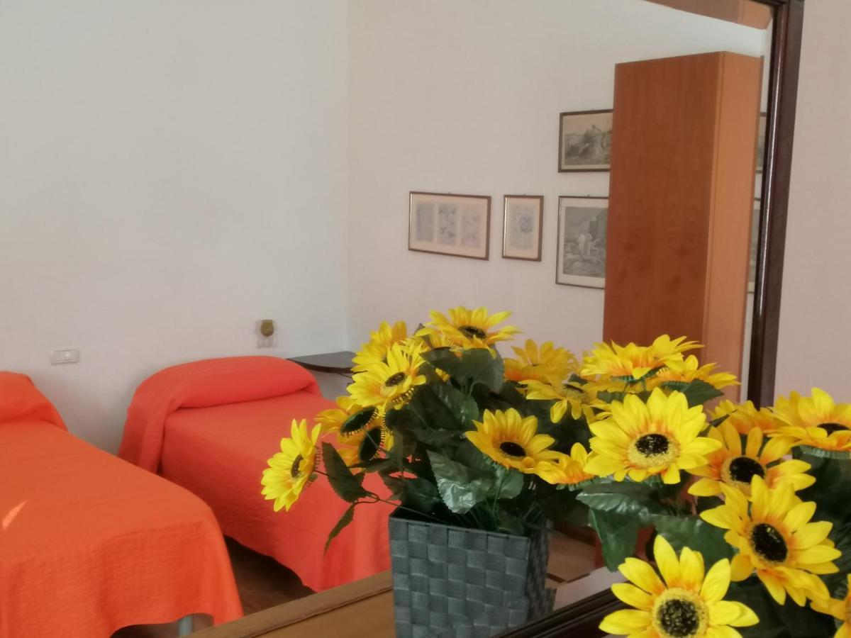 Appartamento Le Campanelle San Felice del Benaco Bagian luar foto